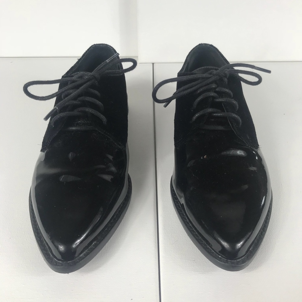 Gianni Bini Velvet and Patent Leather oxfords 8M